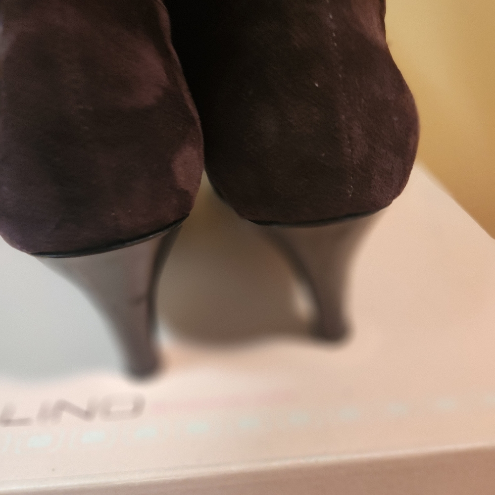 Boots - Picture 4 of 5